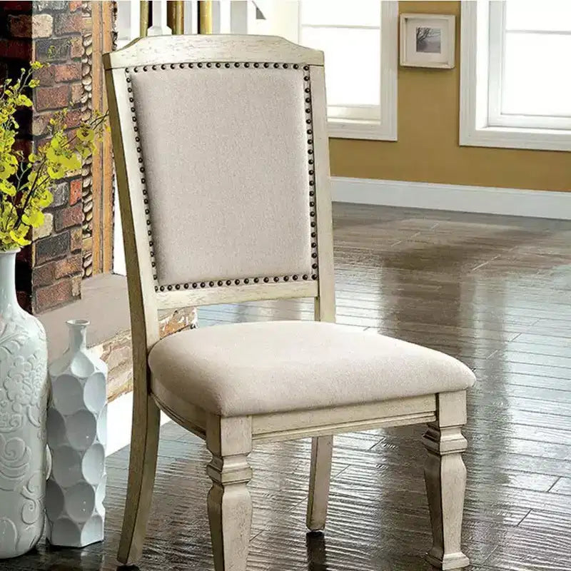 Chaise d'appoint en bois tapissée avec garniture, beige