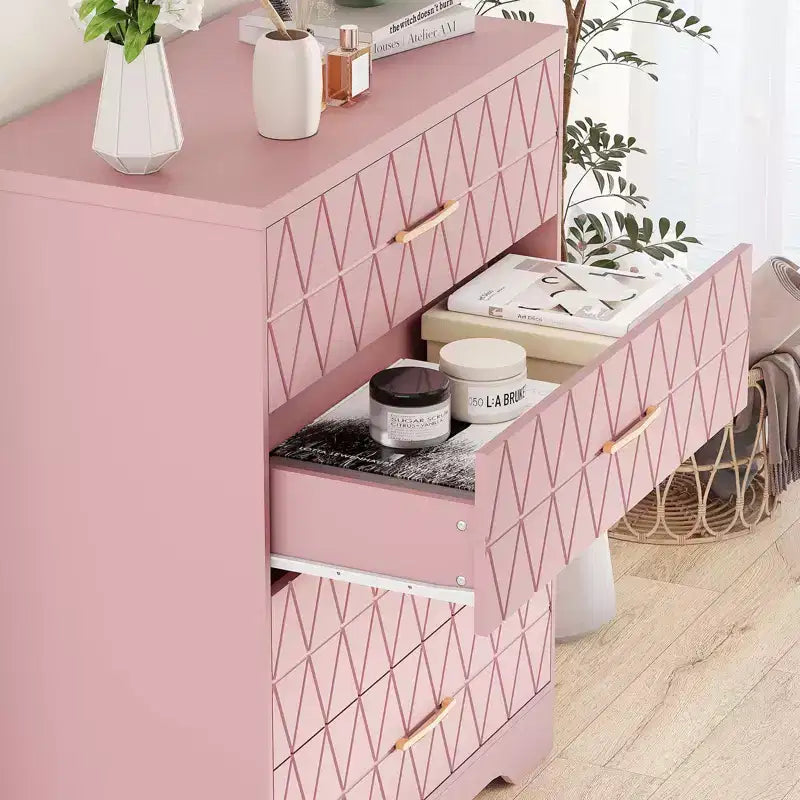Commode haute moderne de 31,5 pouces avec 5 tiroirs coulissants et des poignées en métal doré ; convient aux dressings, aux entrées ou aux couloirs