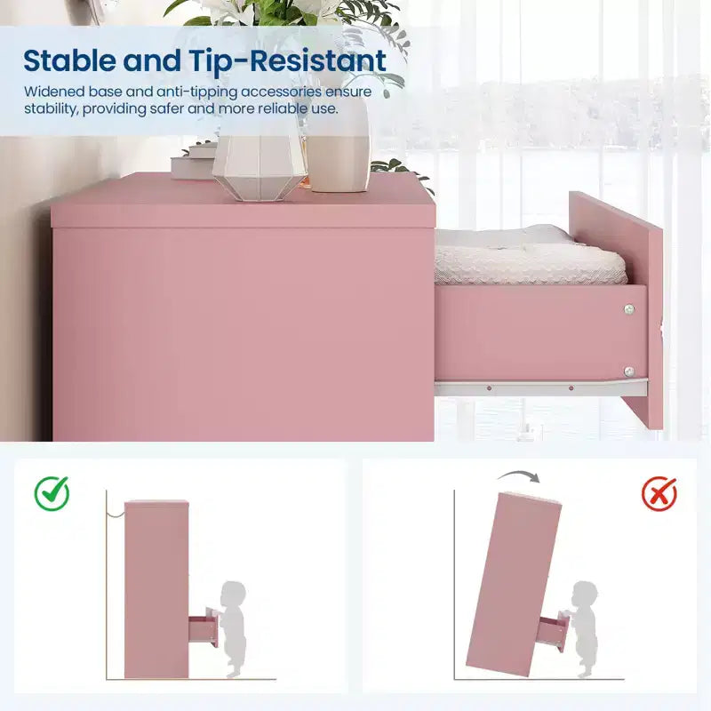 Commode haute moderne de 31,5 pouces avec 5 tiroirs coulissants et des poignées en métal doré ; convient aux dressings, aux entrées ou aux couloirs
