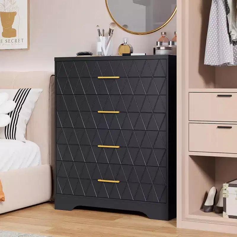 Commode haute moderne de 31,5 pouces avec 5 tiroirs coulissants et des poignées en métal doré ; convient aux dressings, aux entrées ou aux couloirs