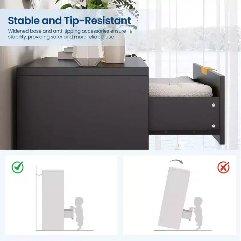 Commode haute moderne de 31,5 pouces avec 5 tiroirs coulissants et des poignées en métal doré ; convient aux dressings, aux entrées ou aux couloirs