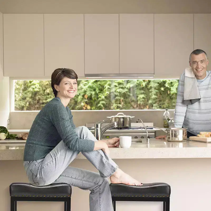 Tabouret de bar haut de gamme en cuir PU (avec repose-pieds) – idéal pour les cuisines, les bars à domicile et les salons