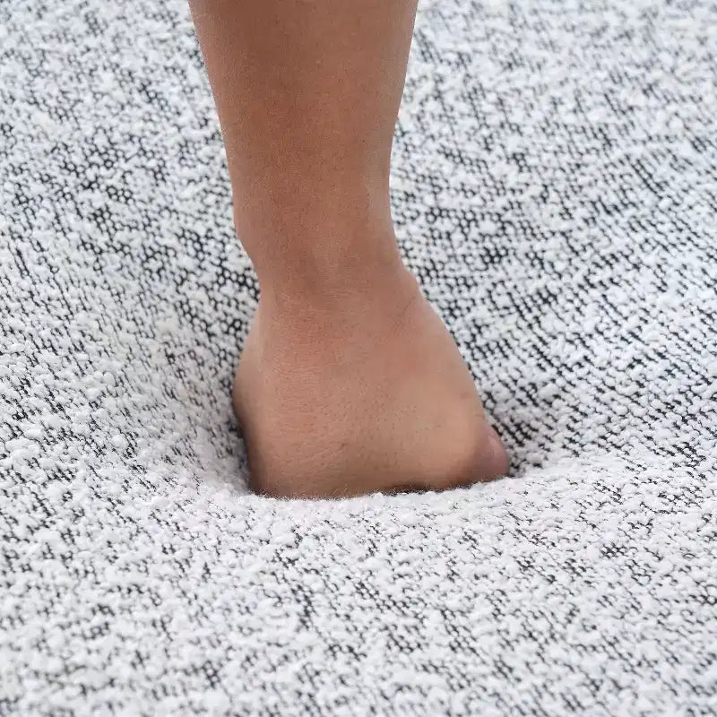 Repose-pieds tapissé (Dimensions : Profondeur 30 x Largeur 30 x Hauteur 17)