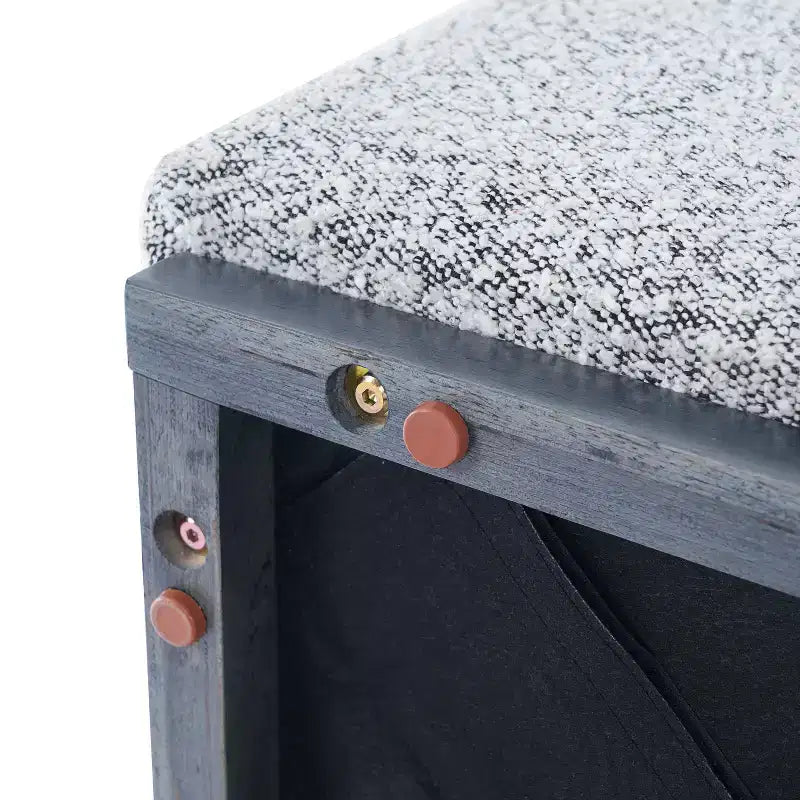 Repose-pieds tapissé (Dimensions : Profondeur 30 x Largeur 30 x Hauteur 17)