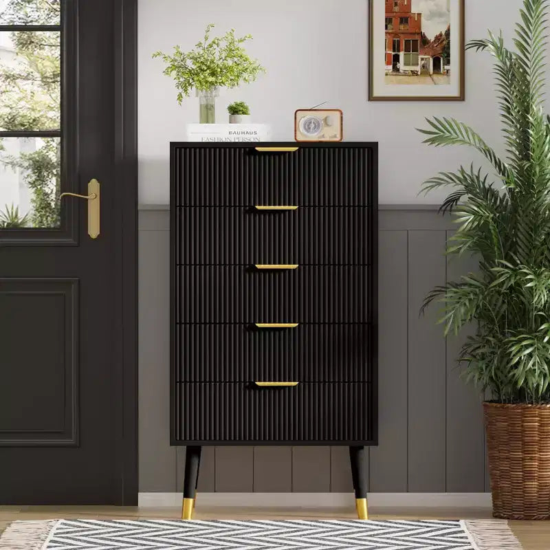 Commode cannelée, commode à 5 tiroirs, poignées et pieds dorés, meuble de rangement de table de chevet pour le salon, l'entrée, le couloir