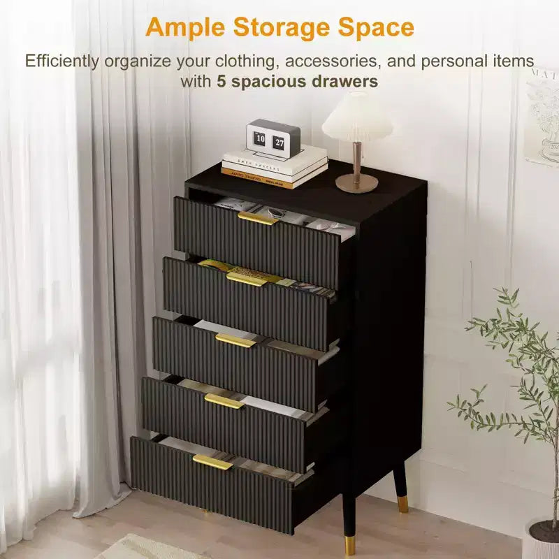 Commode cannelée, commode à 5 tiroirs, poignées et pieds dorés, meuble de rangement de table de chevet pour le salon, l'entrée, le couloir