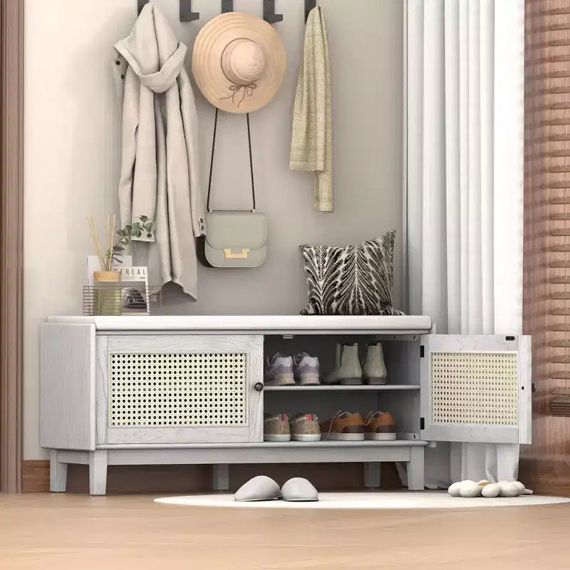 Banc à chaussures moderne avec portes en rotin et siège rembourré doux, banc à chaussures en bois d'appoint pour entrée, couloir
