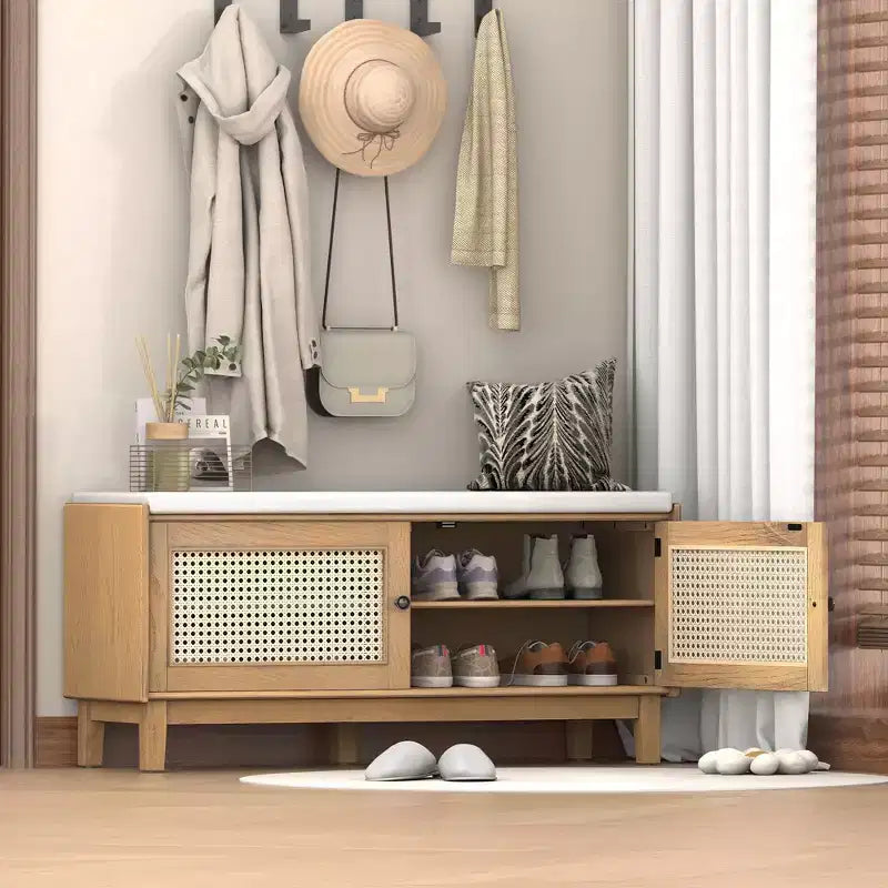 Banc à chaussures moderne avec portes en rotin et siège rembourré doux, banc à chaussures en bois d'appoint pour entrée, couloir