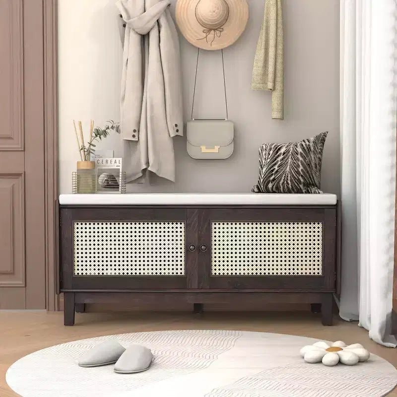 Banc à chaussures moderne avec portes en rotin et siège rembourré doux, banc à chaussures en bois d'appoint pour entrée, couloir
