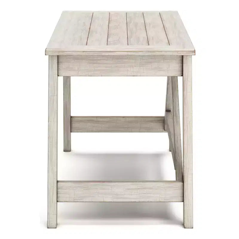 Bureau de télétravail de 152 cm (blanc) avec finition vieillie et ferrures métalliques